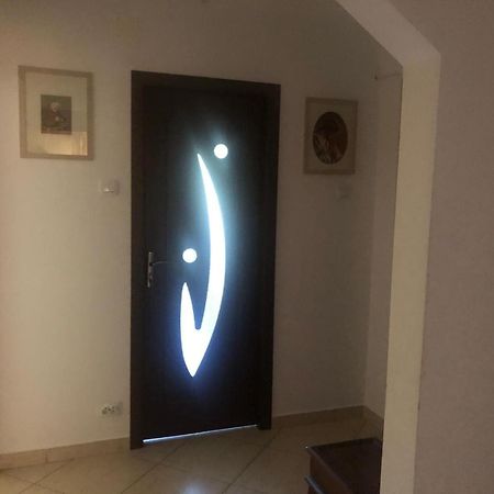 Apartament Cu 3 Camere La Poala Muntilor Fagaras Victoria  Esterno foto