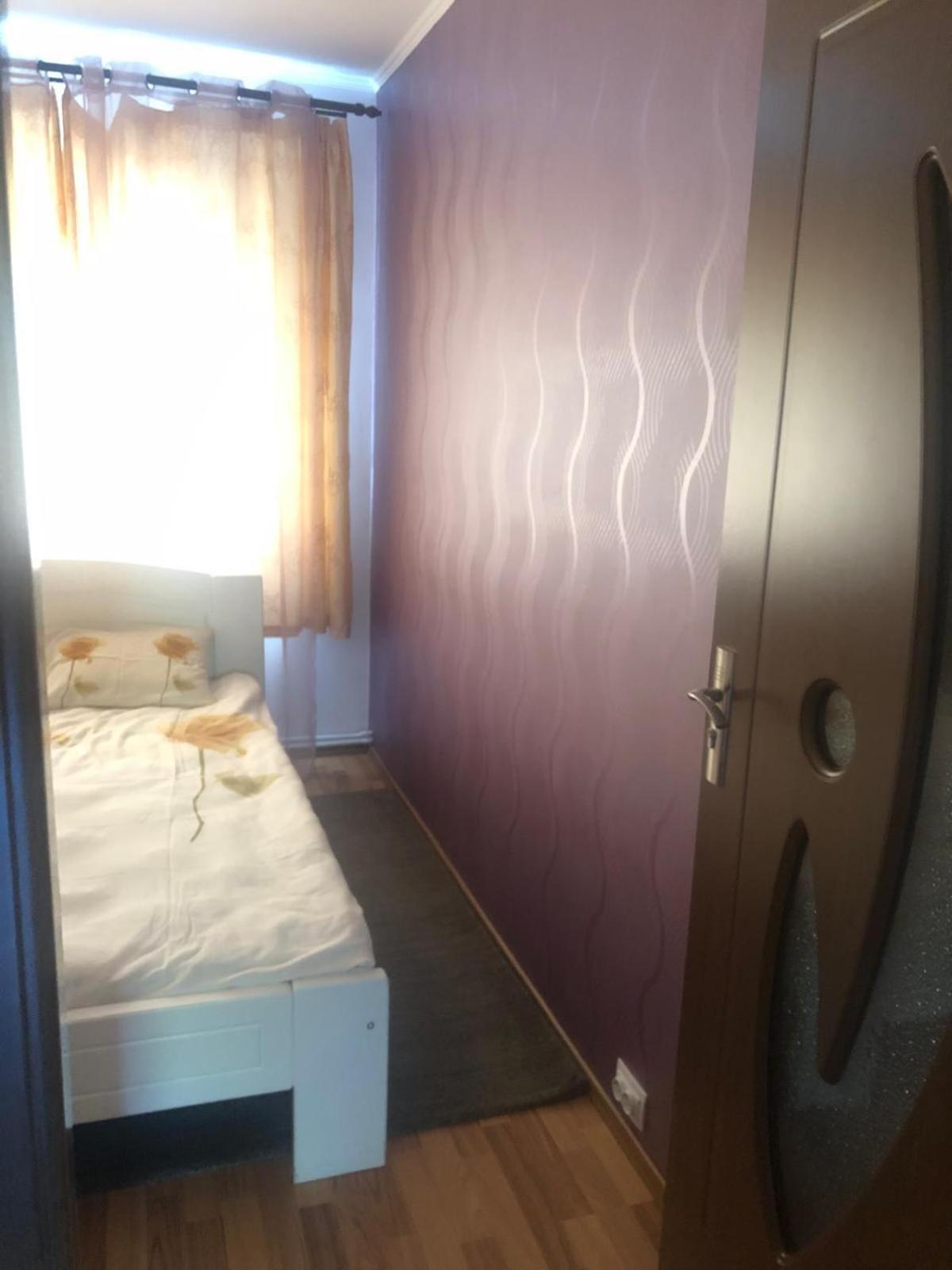 Apartament Cu 3 Camere La Poala Muntilor Fagaras Victoria  Esterno foto